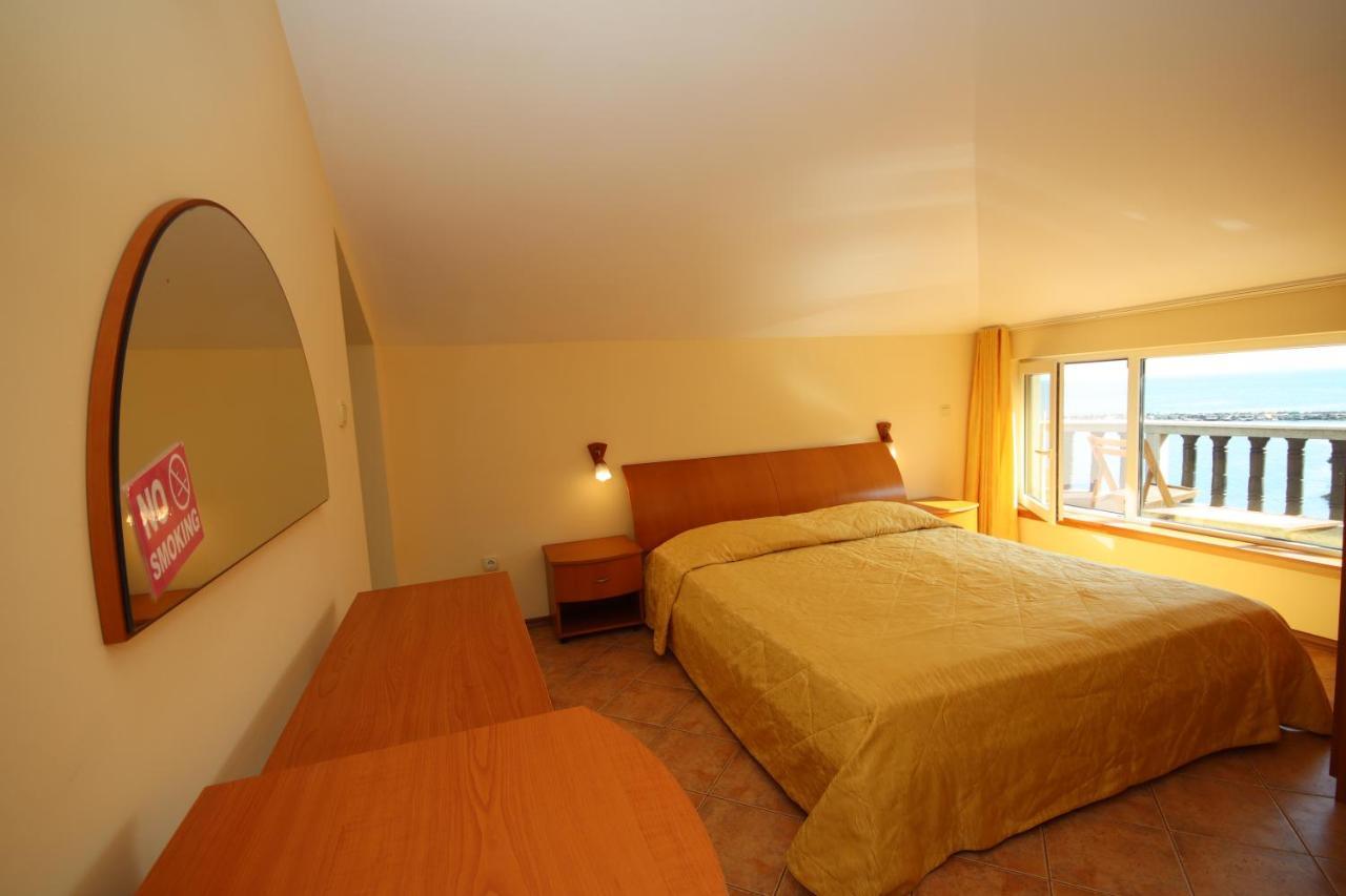 Hotel Continental キテン エクステリア 写真